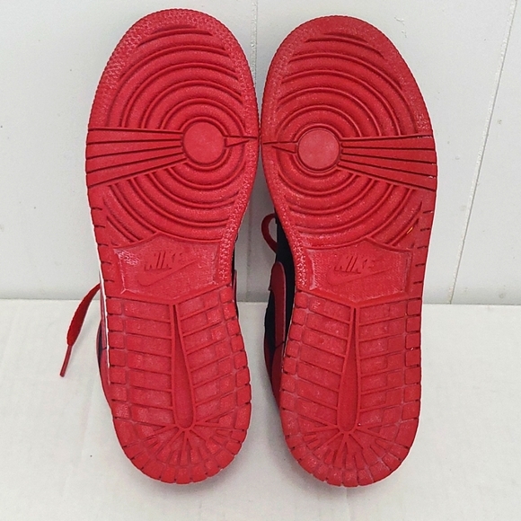 AIR Jordan 1 PHAT LOW " BRED" Red/ Black Size 3.5 Youth 338146- 061 Year 2008 - Picture 8 of 12